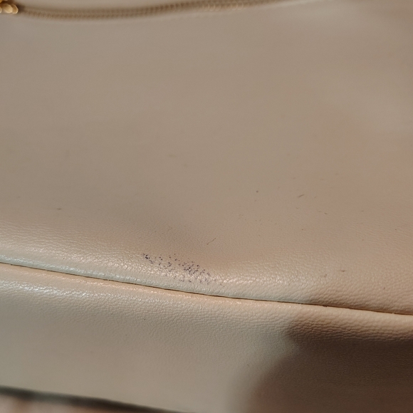 Elegant Valentino Orlandi Cream Quilted Handbag - Picture 7 of 7